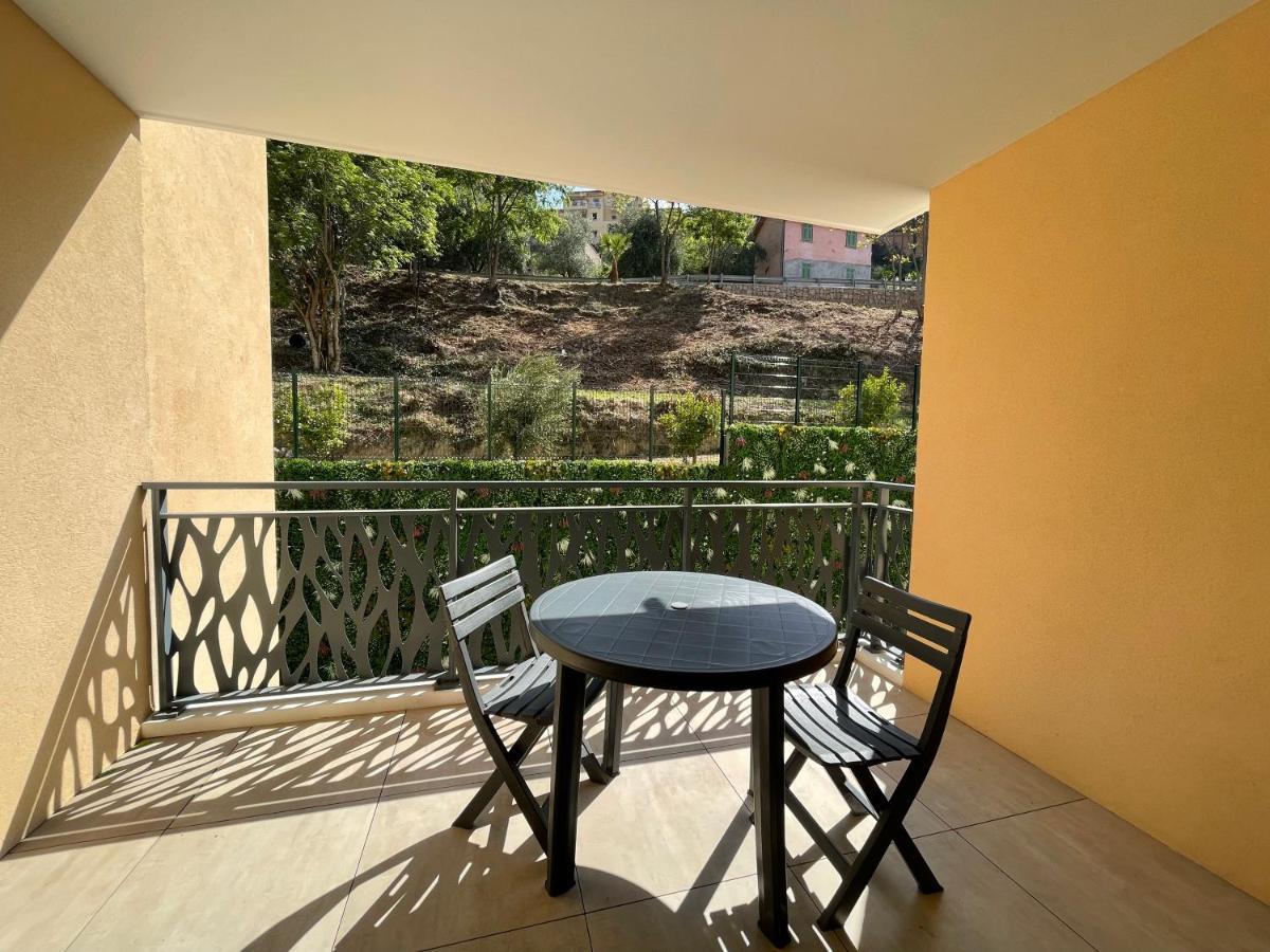 Bel Appartement Au Calme Avec Parking Menton Exterior photo